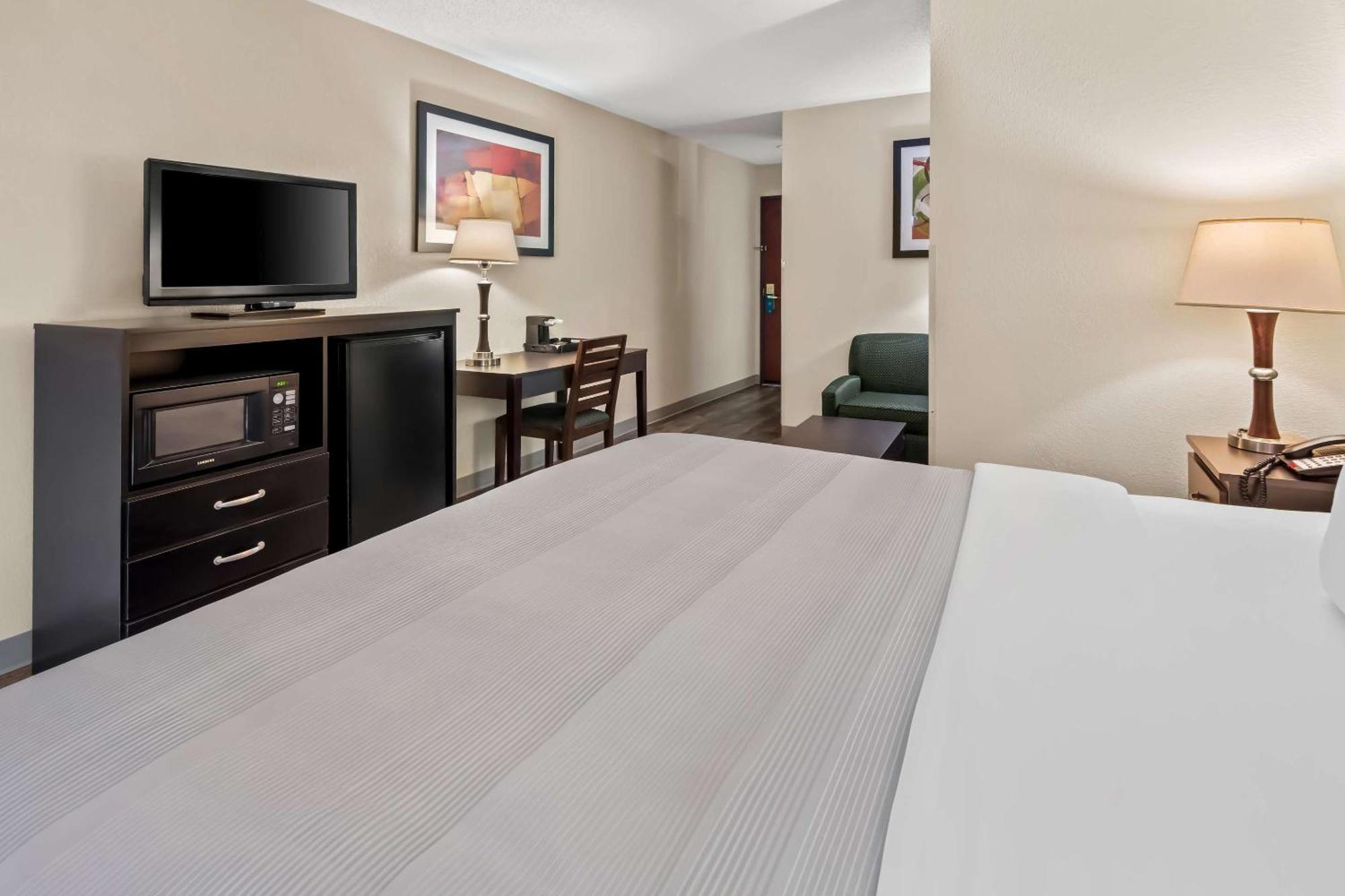 Quality Inn & Suites - Granbury Exterior photo