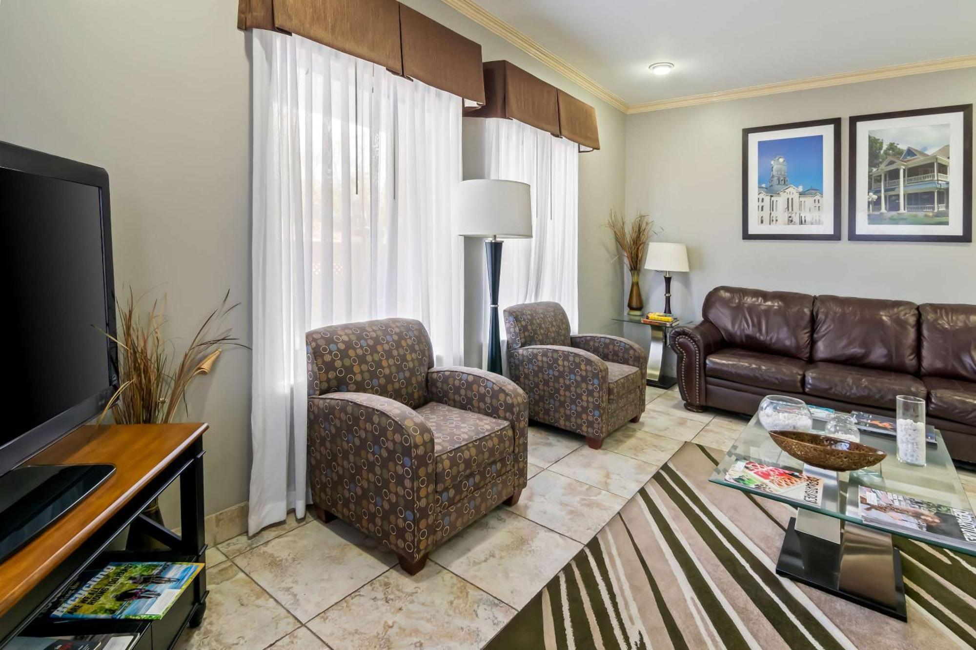 Quality Inn & Suites - Granbury Exterior photo